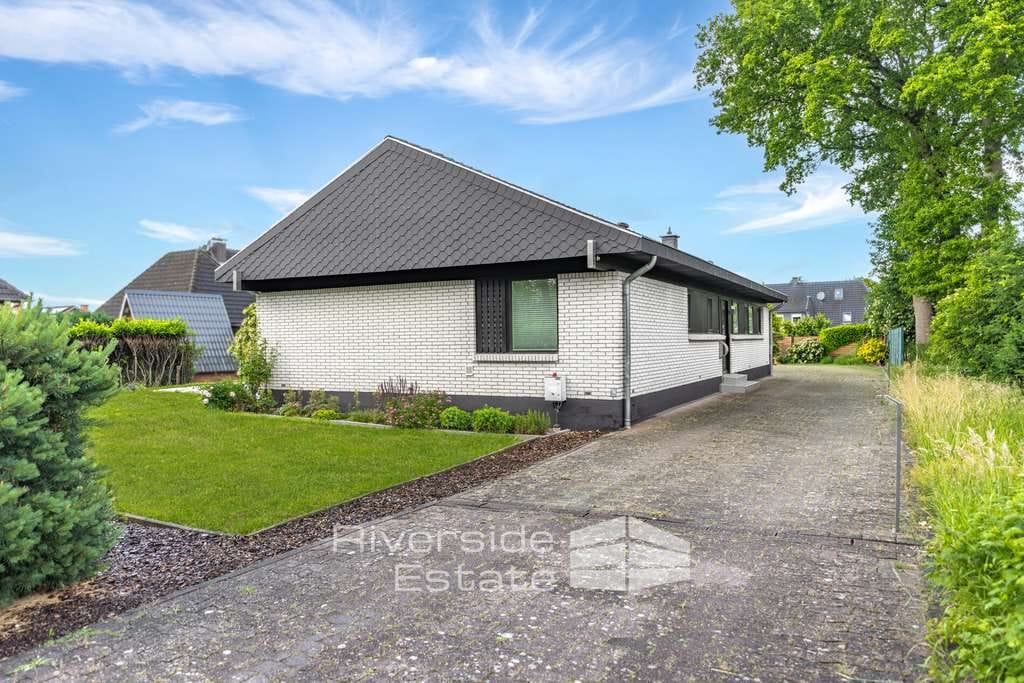 Immobilie in Grasberg - Bungalow im Grünen – Wohnen auf einer Ebene mit großem Garten und Sauna - Bild 2