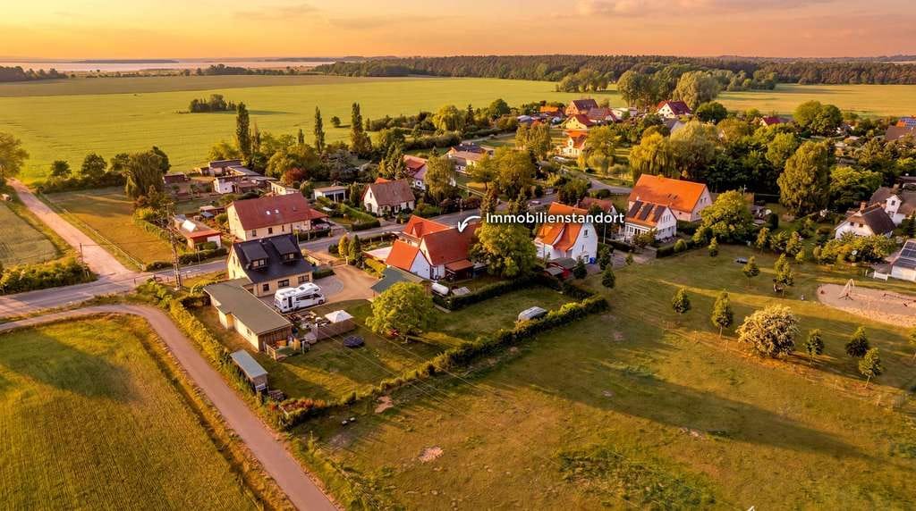 Immobilie in Am Salzhaff - Platz für Familie, Hobby und Homeoffice – vielseitiges Wohnen auf großzügiger Fläche - Bild 2