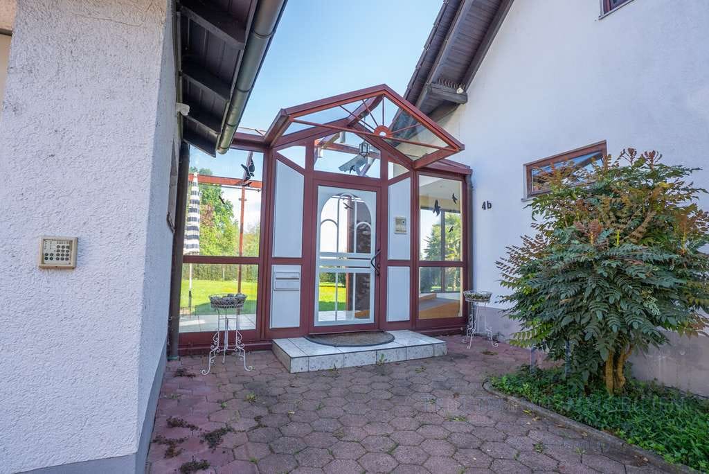 Immobilie in Bühl - Charmantes großzügiges Einfamilienhaus mit schönem Garten - Bild 3