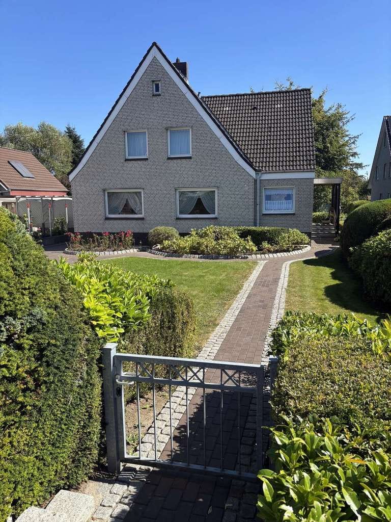 Immobilie in Schönkirchen - NEUER PREIS: Großzügiges Einfamilienhaus mit zusätzlichem Grundstück - Bild 0