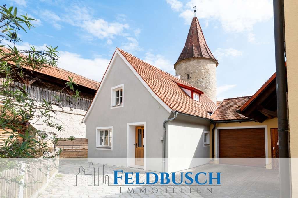 Immobilie in Berching - Kernsaniertes Einfamilienhaus im Ensembleschutz in einzigartiger Lage von Berching an der historisch - Bild 0