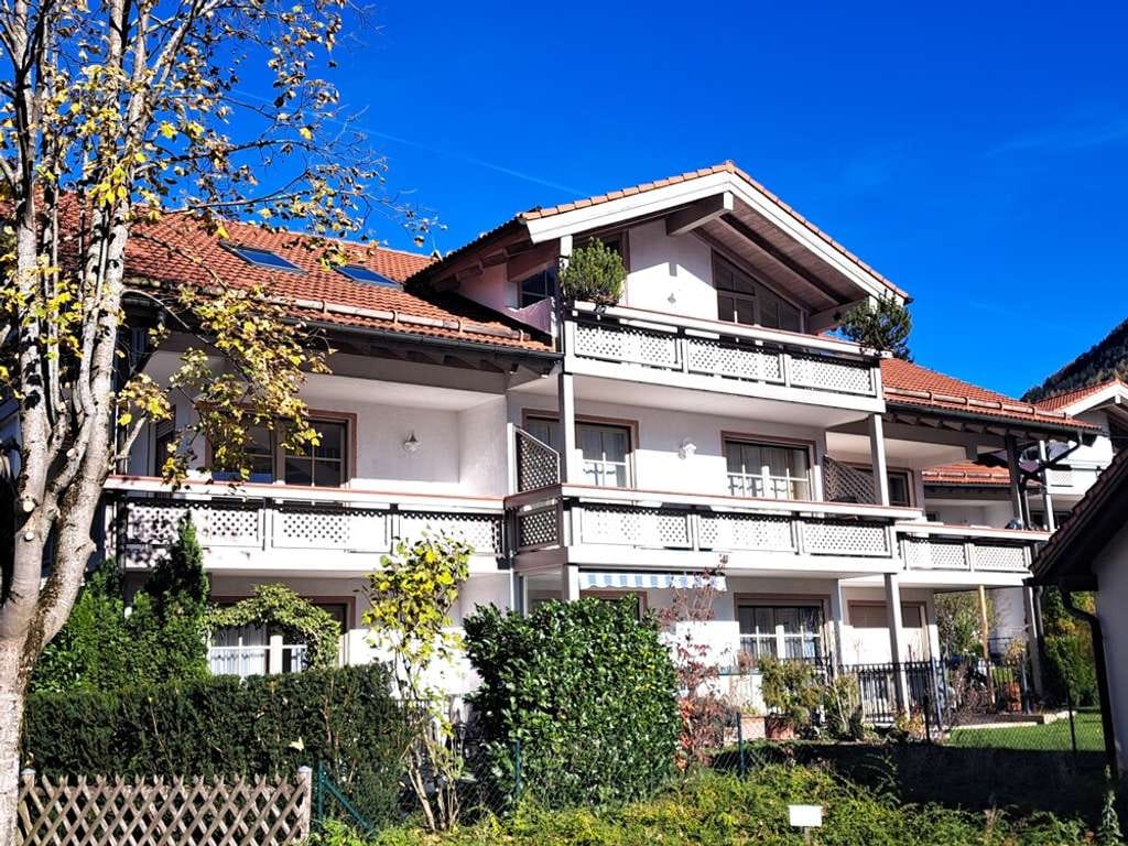 Immobilie in Aschau im Chiemgau - Lichtdurchflutete 3-Zimmer-Maisonettewohnung mit herrlichem Berg- und Schlossblick in Aschau im Chie - Bild 4