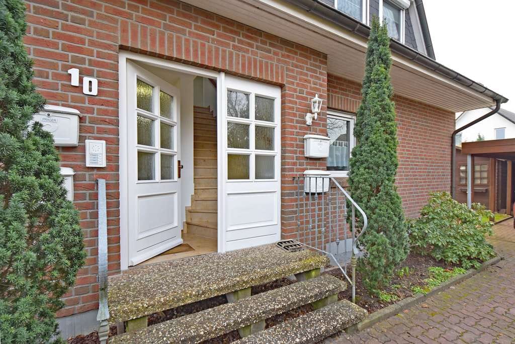 Immobilie in Dassendorf - Haus-im-Haus:  Vermietete 3-Zimmer-Wohnung mit begehbarem Keller, Terrasse, Gartenanteil und Carport - Bild 0