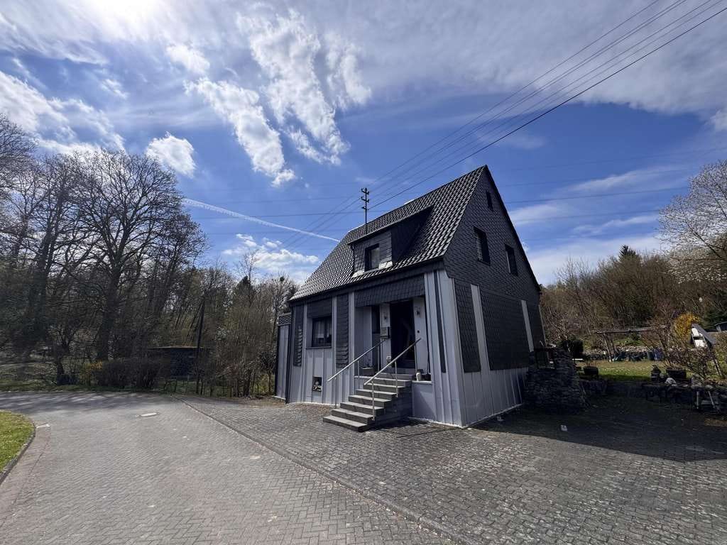 Immobilie in Borod - Einfamilienhaus mit einzigartigem Naturgrundstück und Teichanlage - Bild 1
