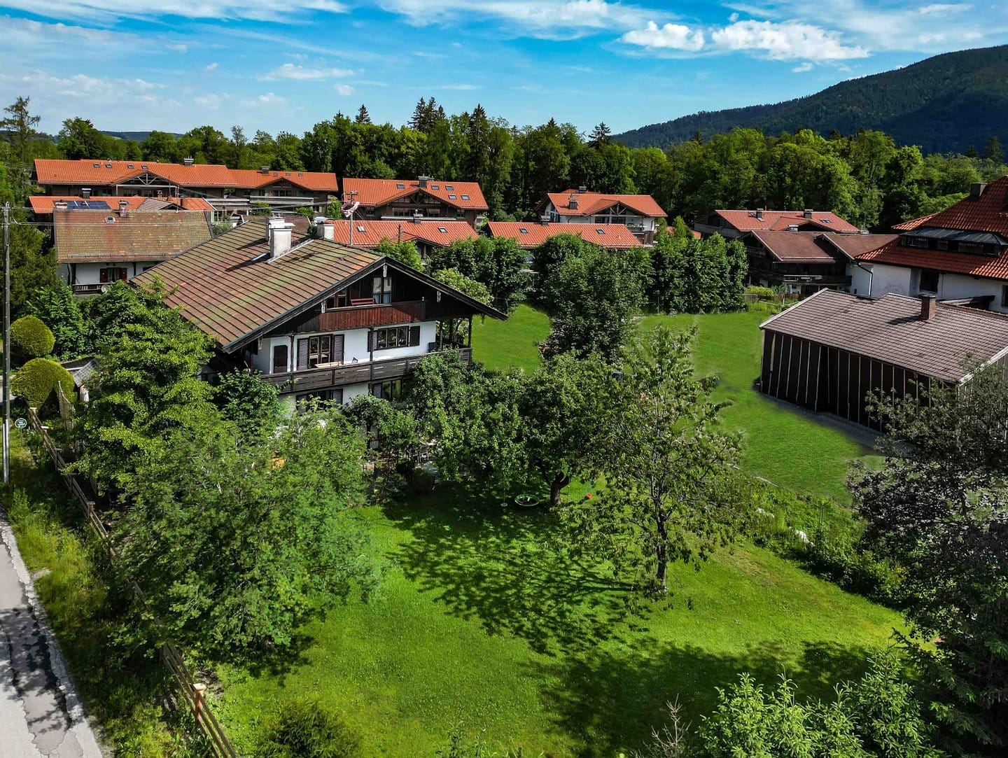 Immobilie in Bad Wiessee - MEHRFAMILIENHAUS MIT SEEBLICK UND ENTWICKLUNGSPOTENZIAL, Bad Wiessee - Bild 3