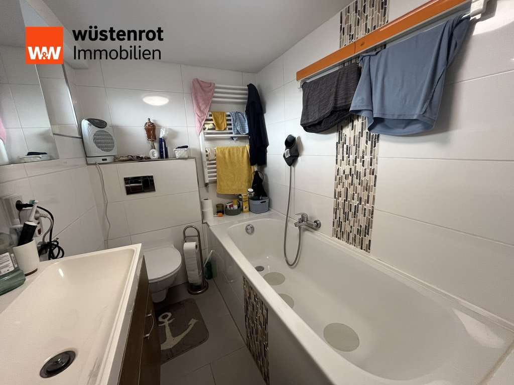 Immobilie in Nierstein - Gepflegtes Einfamilienhaus mit Innenhof & Balkon - Bild 2