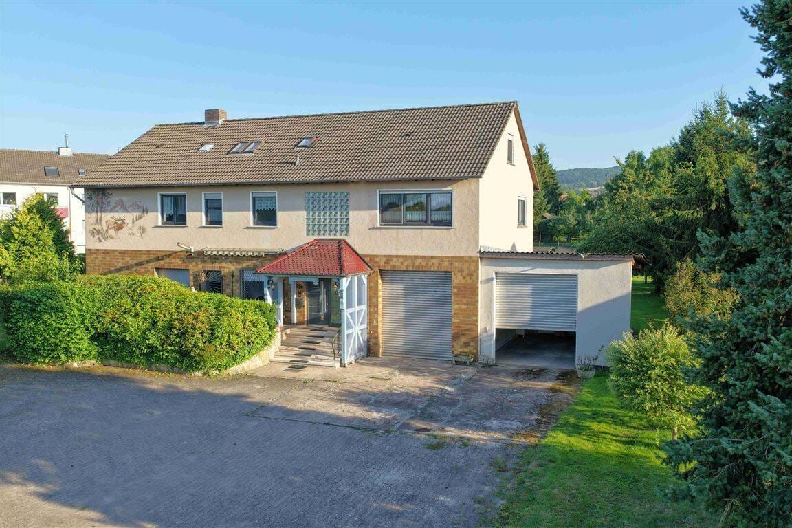 Immobilie in Wehretal - Viel Platz zum Wohnen und Arbeiten - Ein- bis Zweifamilienhaus in Reichensachsen - Bild 0
