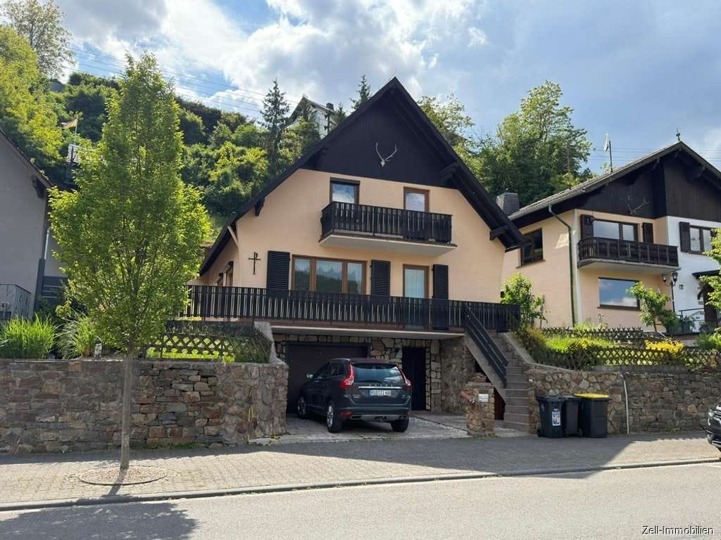 Immobilie in Oberdiebach - Charmantes Ein- bis Zweifamilienhaus mit Rheinblick und Garage in Niederheimbach - Bild 0