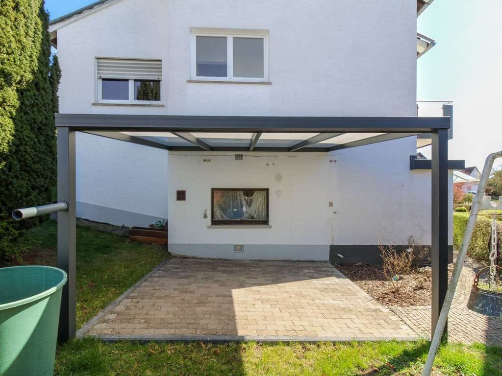 Immobilie in Petersberg - Einfamilienhaus in Petersberg mit Balkon, Garage und Ausbaupotenzial - Bild 2