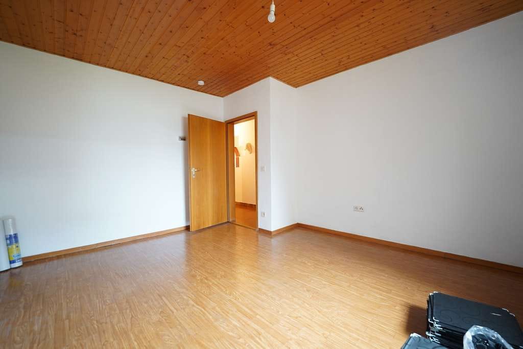 Immobilie in Büttelborn - Klein-Gerau: Vielseitiger Bungalow mit großem Potenzial - Bild 3