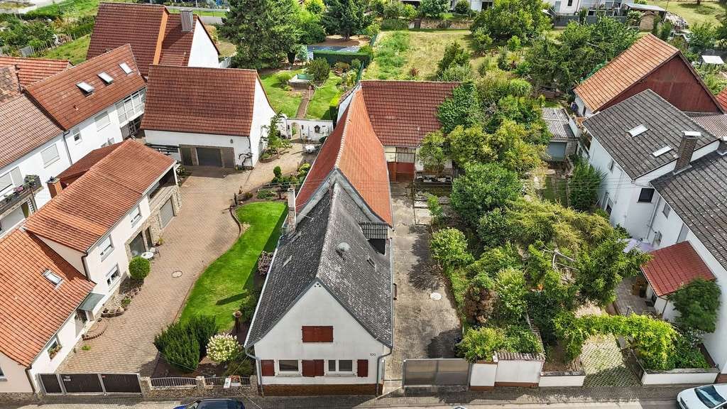 Immobilie in Freimersheim (Pfalz) - Großes Grundstück (1.128 m²) mit Altbau in Freimersheim – sanieren, entwickeln oder neu bauen - Bild 1