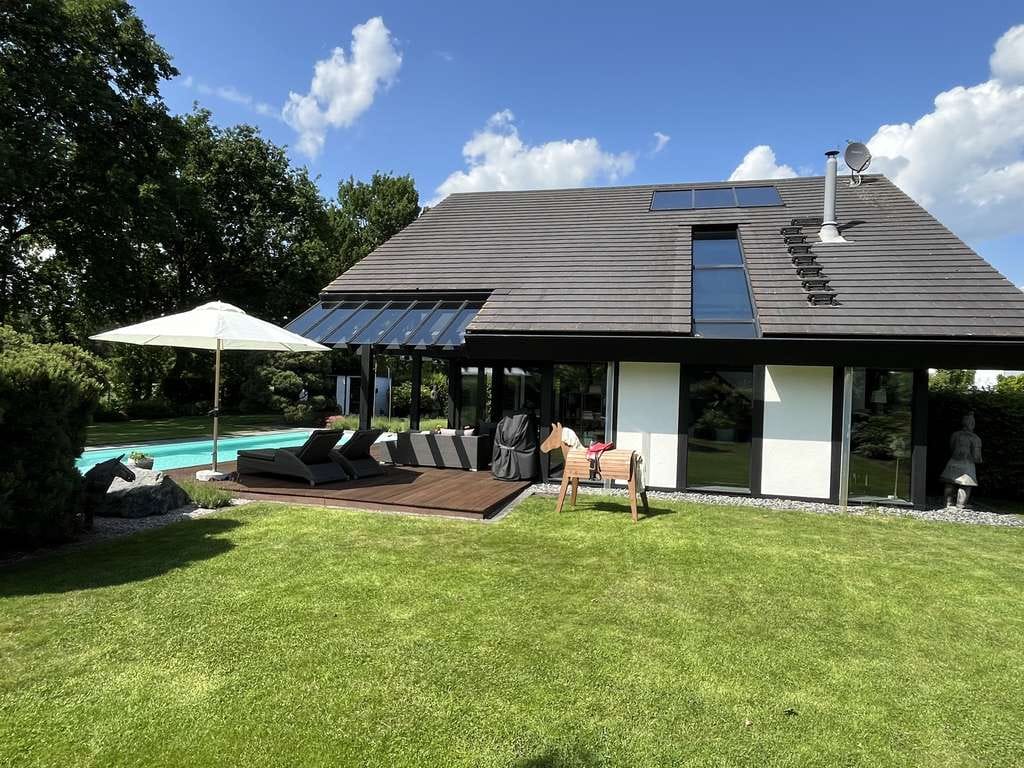 Immobilie in Bokensdorf - "Design trifft Natur: Ihr Traumhaus mit Pool" - Bild 2