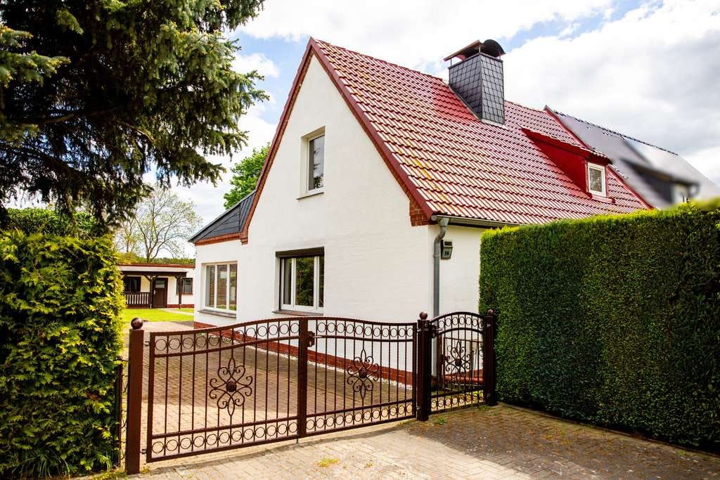 Immobilie in Plau am See - Charmantes Einfamilienhaus mit großem Grundstück in Plau am See OT Quetzin - Bild 1