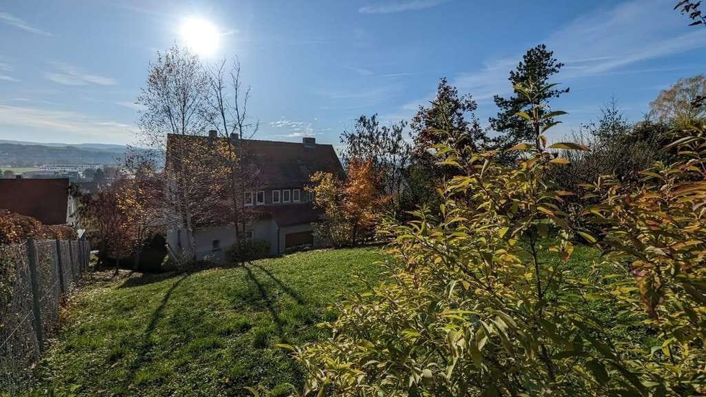 Immobilie in Bad Neustadt an der Saale - Zweifamilienhaus mit unverbaubarem Blick auf das Saaletal - Bild 4