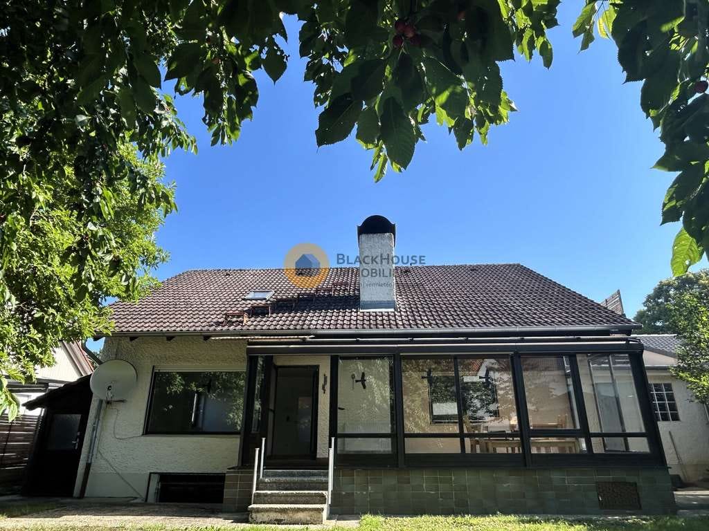 Immobilie in Hepberg - bezahlbares Einfamilienhaus/Zweifamilienhaus mit 2 Einzelgaragen in schöner Ortsrandlage - Bild 2