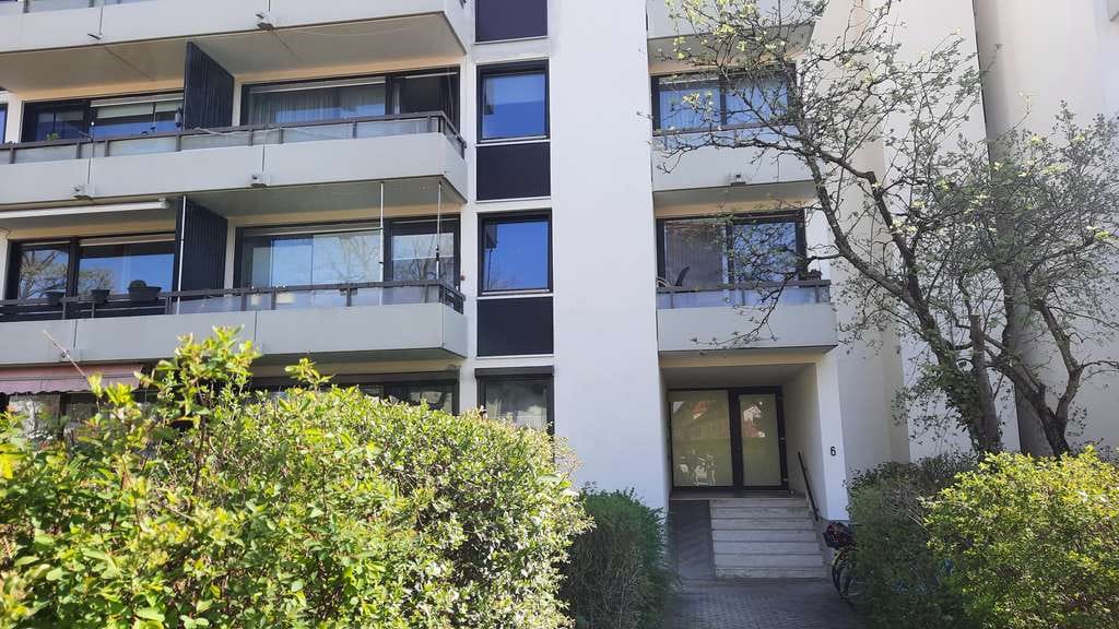 Immobilie in Aschheim - Großzügige 5-Zimmer-Wohnung mit mehreren Balkonen und Tiefgarage in Aschheim bei München - Bild 0
