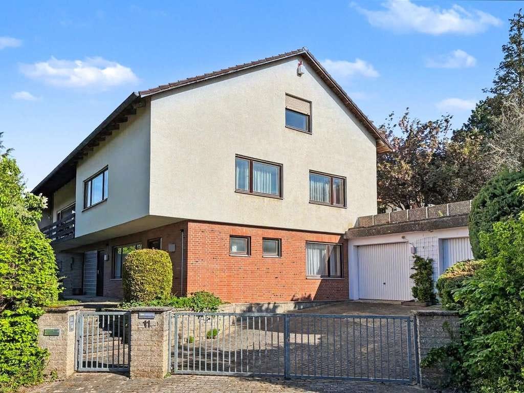 Immobilie in Thalmässing - Großzügiges Einfamilienhaus mit Einliegerwohnung oder Büro und herrlichem Blick in Thalmässing - Bild 2