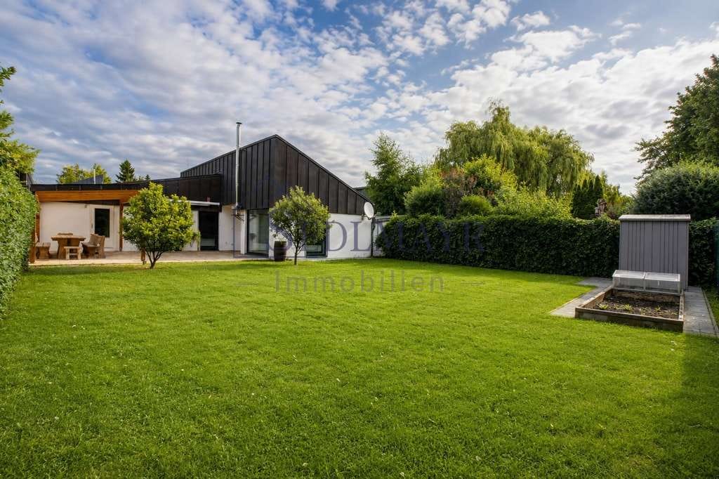 Immobilie in Eching am Ammersee - VERKAUF: Nur wenige Schritte zum Ammersee – komfortabler Bungalow in begehrter Wohnlage von Eching - Bild 0