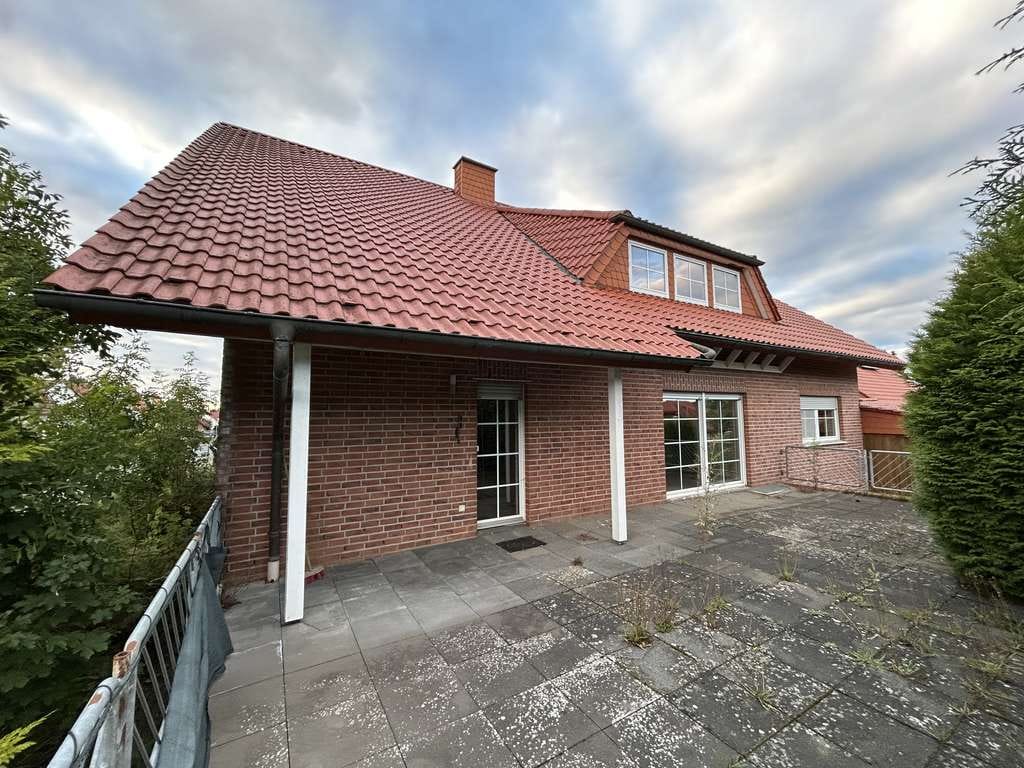Immobilie in Marsberg - Großzügiges Zweifamilienhaus mit Doppelcarport und Garten in Marsberg-Essentho - Bild 1