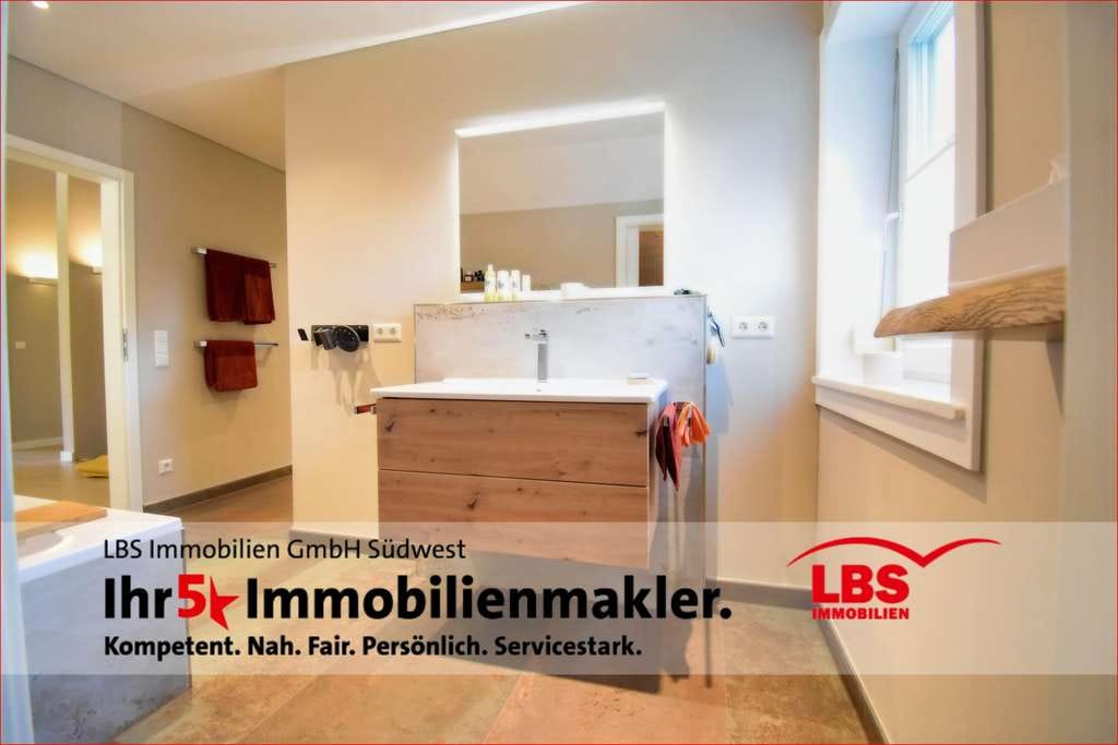 Immobilie in Eußerthal - #WaldrandOase 
#Design #Sternenhimmel 
#Traumhaus #Luxuriös 
#hochwertigeMöbelierung #bezugsfertig  - Bild 3