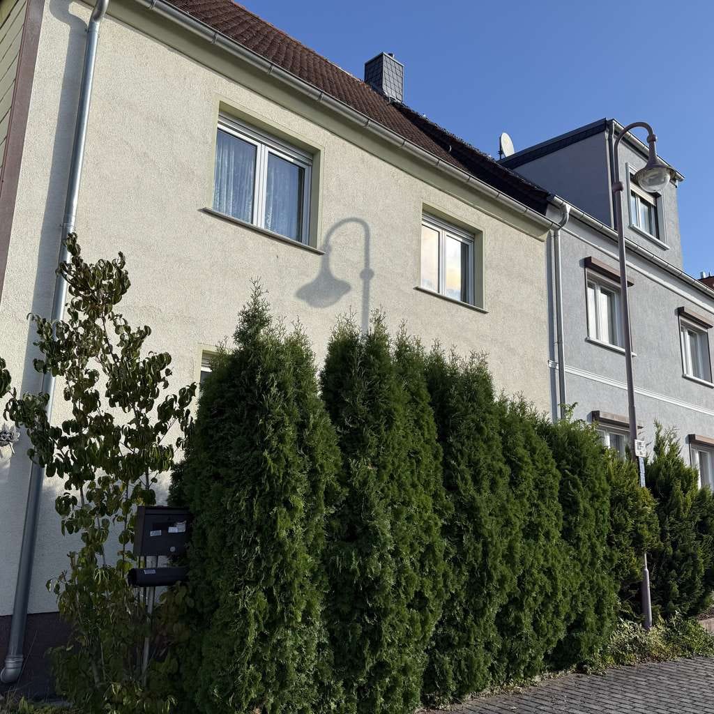 Immobilie in Markranstädt - Charmante Doppelhaushälfte mit großem Grundstück in ruhiger Lage von Großlehna - Bild 0