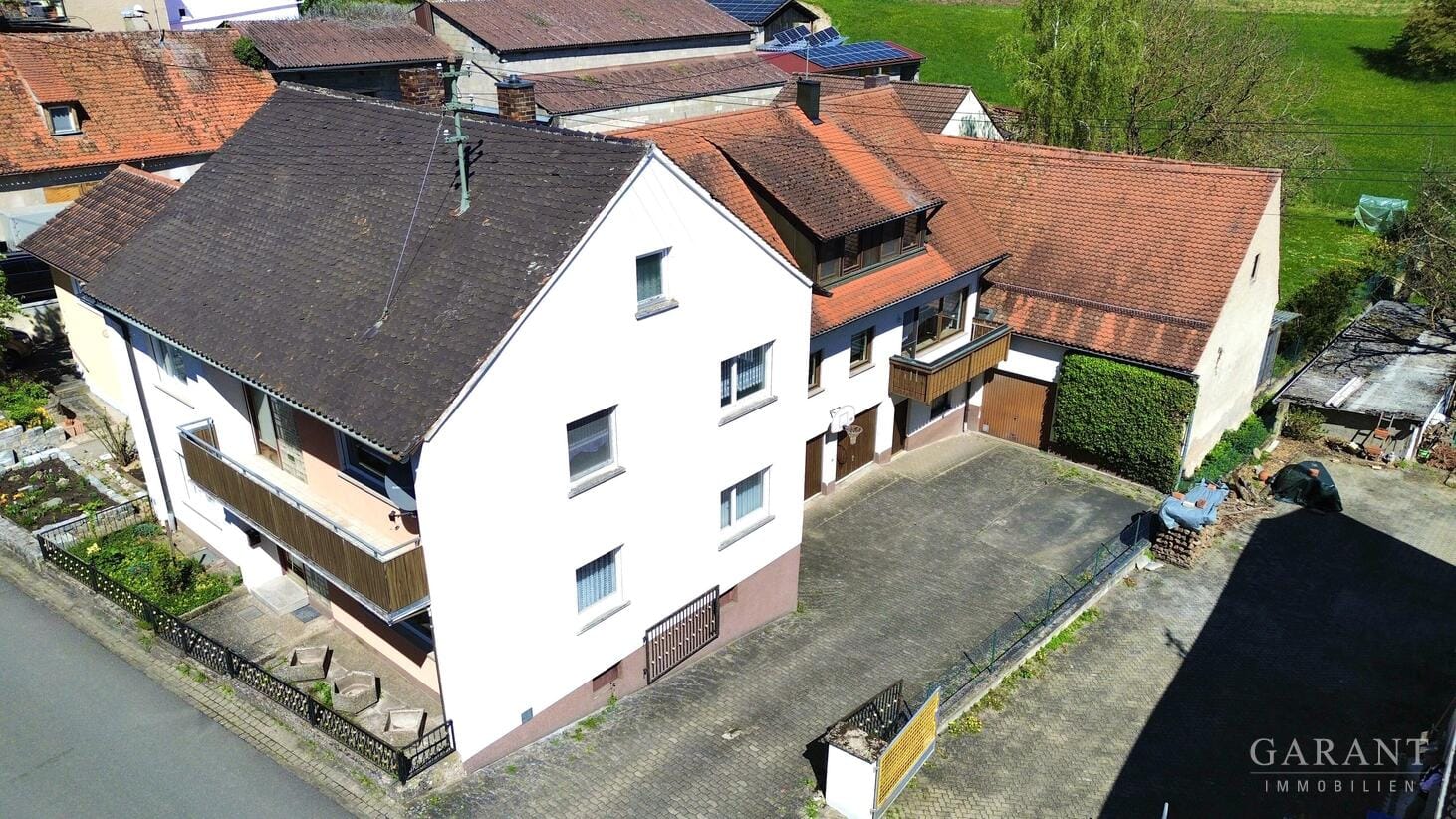 Immobilie in Dachsbach - Ein Kaufpreis - zwei Wohnhäuser - mit Scheune und Gartenidylle !!! - Bild 0