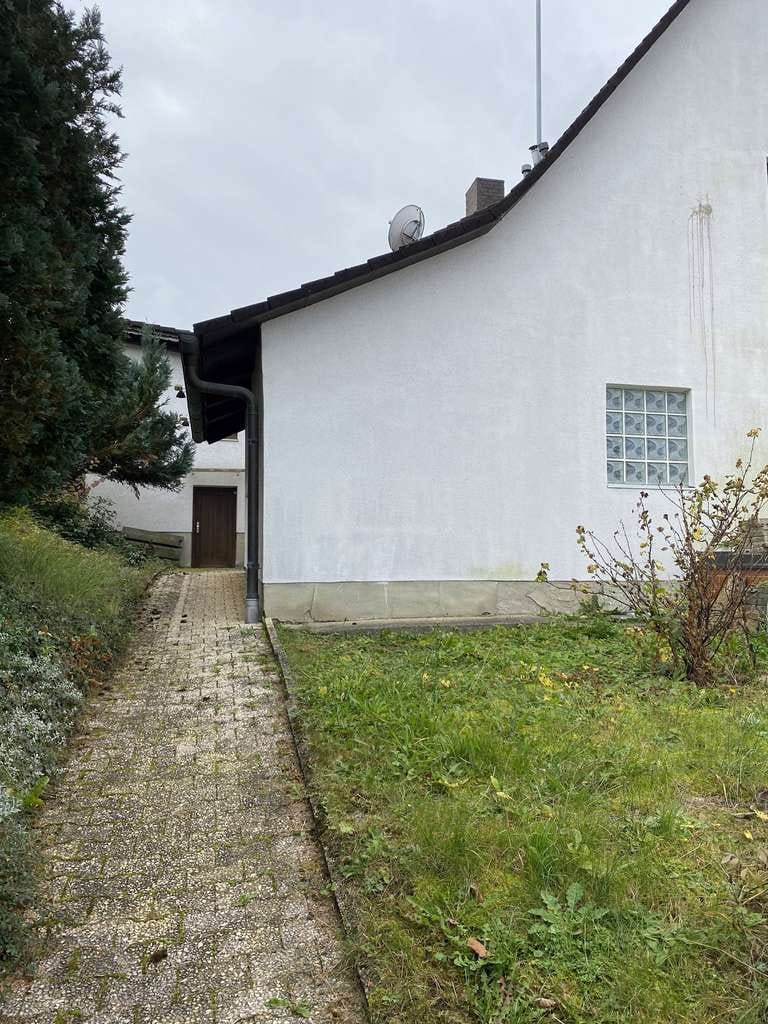 Immobilie in Mainburg - GIS IMMOBILIEN - Haus mit Lagergebäude zum Renovieren! - Bild 4