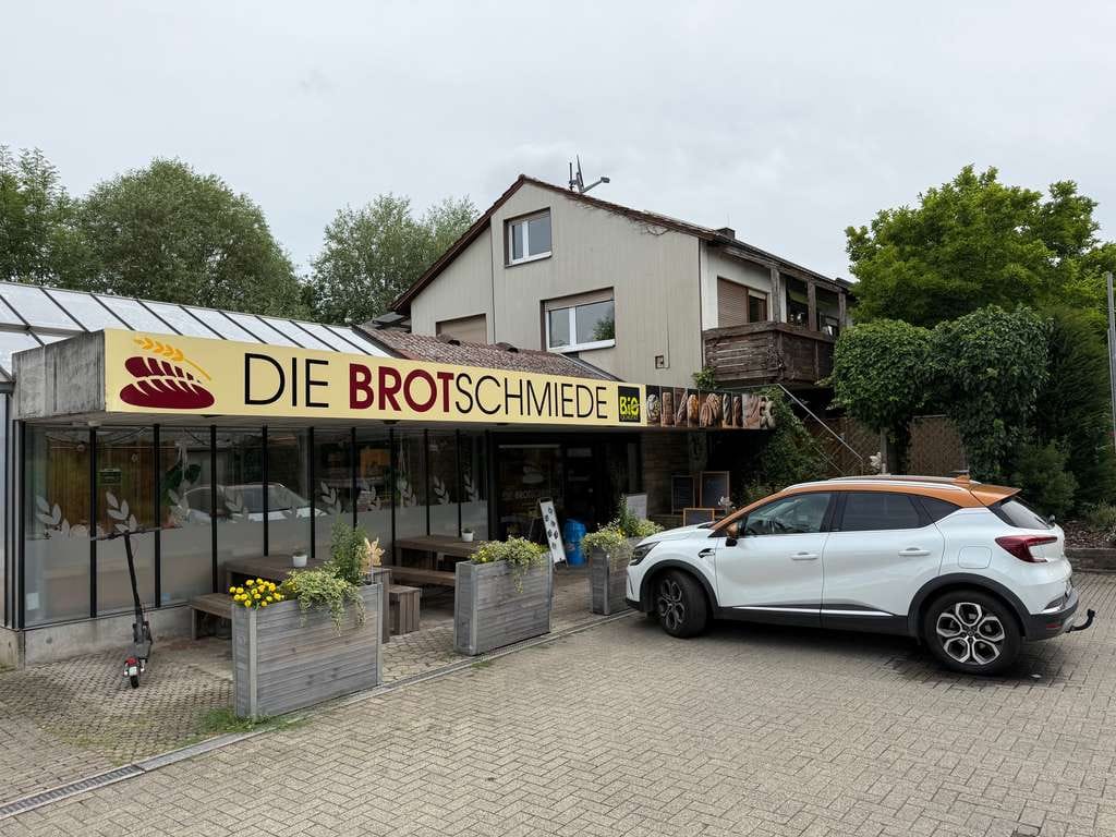 Immobilie in Brackenheim - Brack.-Hausen: Teilrenoviertes 2 Fam.-Haus mit Gewerbeanbau/ Gewächshaus - Bild 1