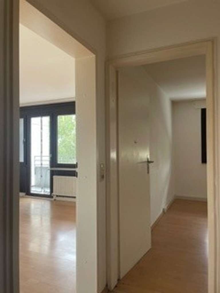 Immobilie in Linkenheim-Hochstetten - Attraktive 3-Zimmer-Wohnung mit großem Balkon und Stellplatz - leer stehend - Bild 3