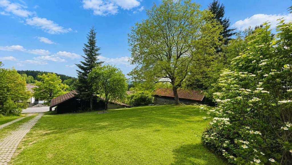 Immobilie in Eppenschlag - Großzügiges Anwesen mit 300 m² Wohnfläche, Waldgrundstück, Wohnmobil-Garage und PV-Anlage mit 18KW - Bild 4