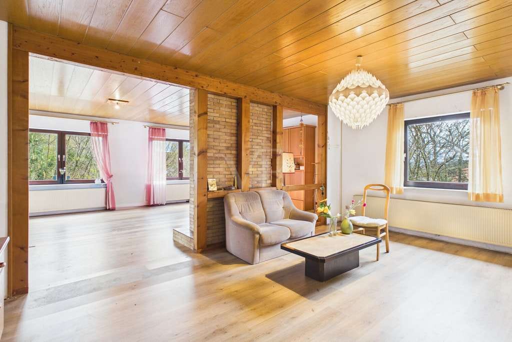 Immobilie in Blankenbach - Freistehendes Einfamilienhaus mit Kamin & Doppelgarage - Bild 2