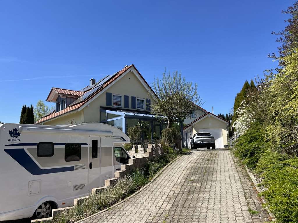Immobilie in Herdwangen-Schönach - „Stilvolles Familienhaus in Bodenseenähe – großzügig, modern  voller Lebensqualität“ - Bild 1