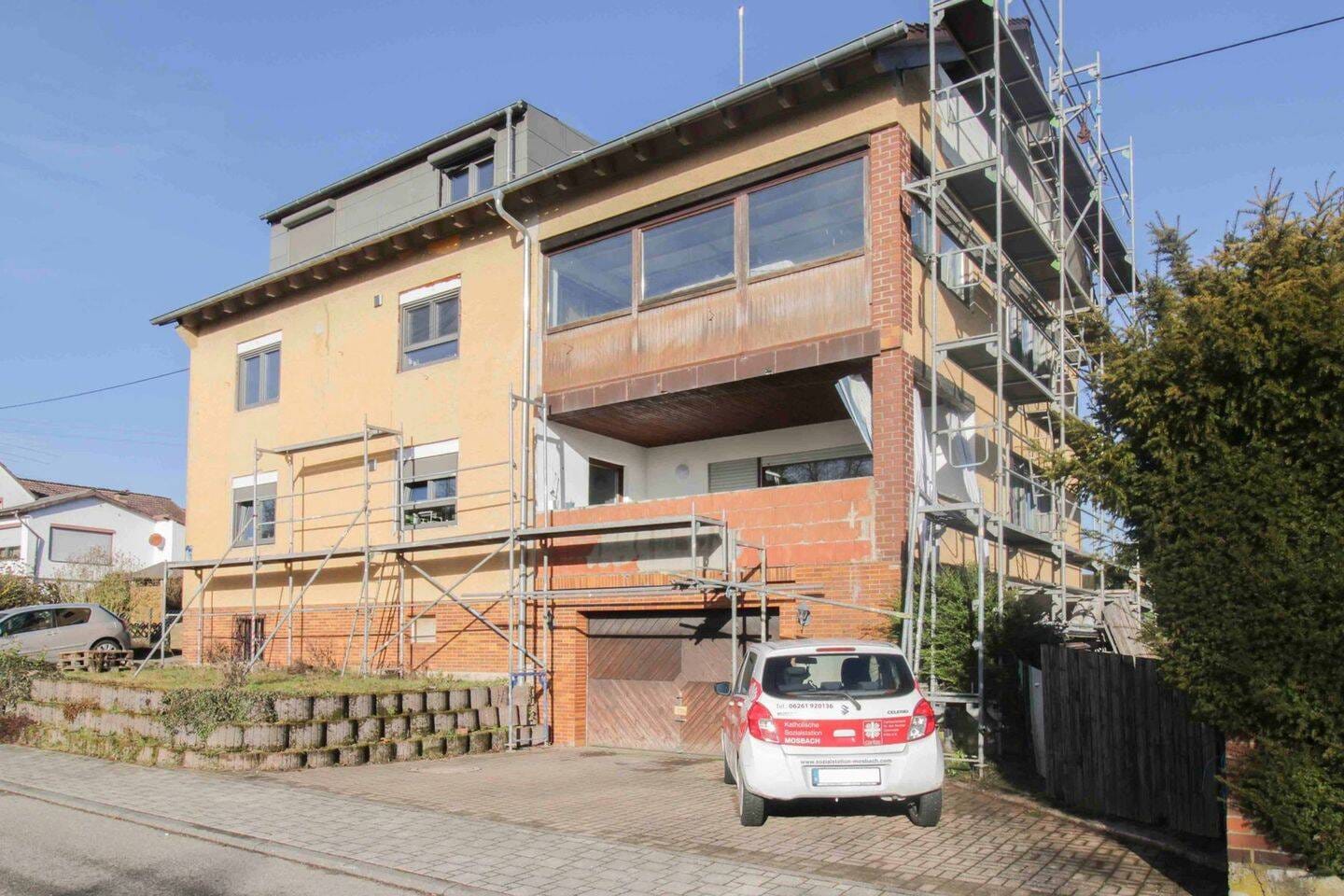Immobilie in Mosbach - MFH mit 3 Einheiten und Top-Potenzial in Feldrandlage zur flexiblen Nutzung - Bild 0
