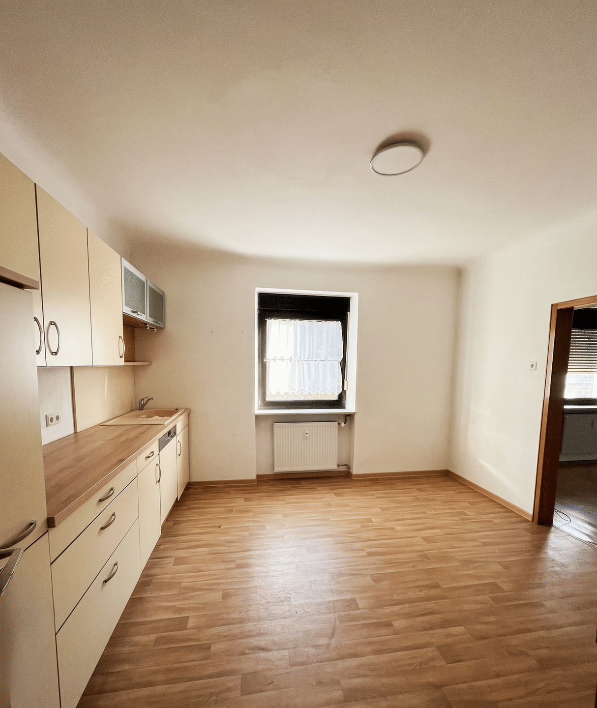 Immobilie in Contwig - Attraktives Zweifamilienhaus mit viel Platz und Zukunftsperspektive - Bild 3