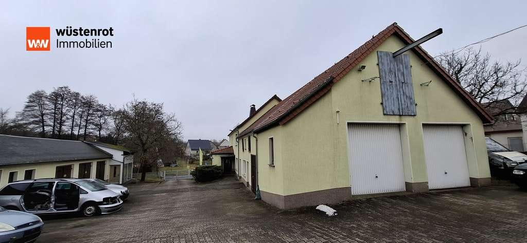 Immobilie in Königsbrück - Wohnhaus mit Nebengelass, Garagen und Verkaufspavillon - Bild 3