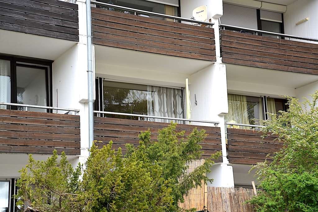 Immobilie in Königsfeld im Schwarzwald - Mitten in Königsfeld i.S., 2 Zi.-ETW, Balkon und Terrasse + Tiefgaragenstellplatz optional (WhgNr.9) - Bild 0