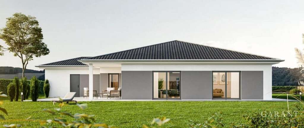 Immobilie in Schlüsselfeld - Moderner Bungalow mit überdachter Veranda und Garage - naturnah wohnen mit durchdachtem Wohnkonzept - Bild 0