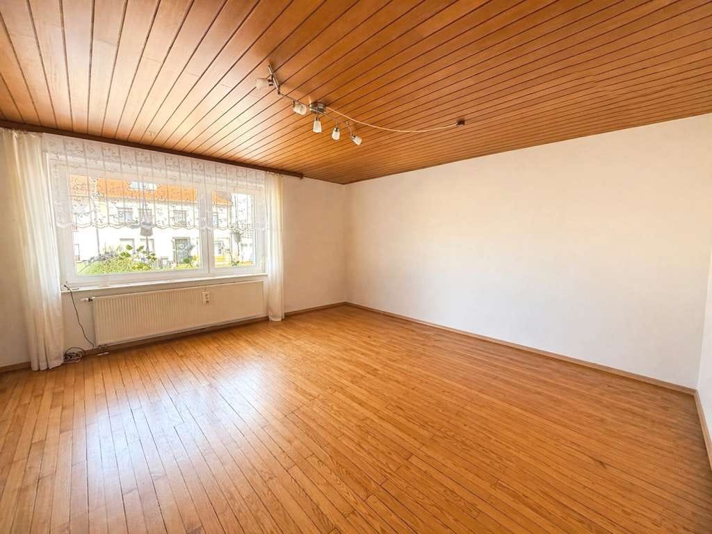 Immobilie in Wallerfangen - Charmantes Zweifamilienhaus mit Scheune und Ausbaupotenzial in Wallerfangen-Ittersdorf! - Bild 2