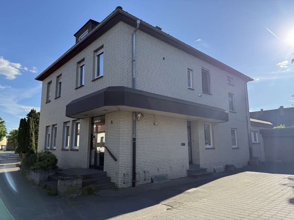 Immobilie in Versmold - Umbauprojekt zum Zweifamilienhaus in Versmold! - Bild 1