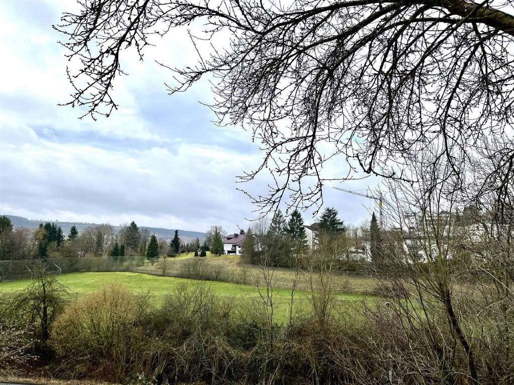 Immobilie in Igersheim - Sehr großzügiges Wohnhaus in ruhiger Lage mit viel Aussicht - Bild 2