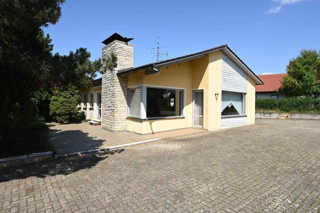 Immobilie in Breitenbrunn - Stilvoller Wohntraum - 
Großzügig Wohnen & Arbeiten & Leben!
  Breitenbrunn - Gimpertshausen - Bild 3