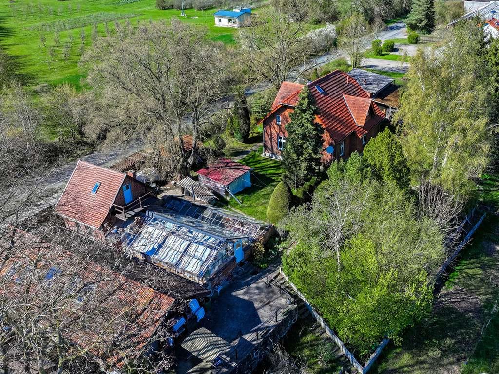 Immobilie in Gülzow-Prüzen - Historisches Haus mit Seeblick // 8 Zimmer // 4.246m² Grundstück // Sanierungsbedarf im Innenbereich - Bild 2