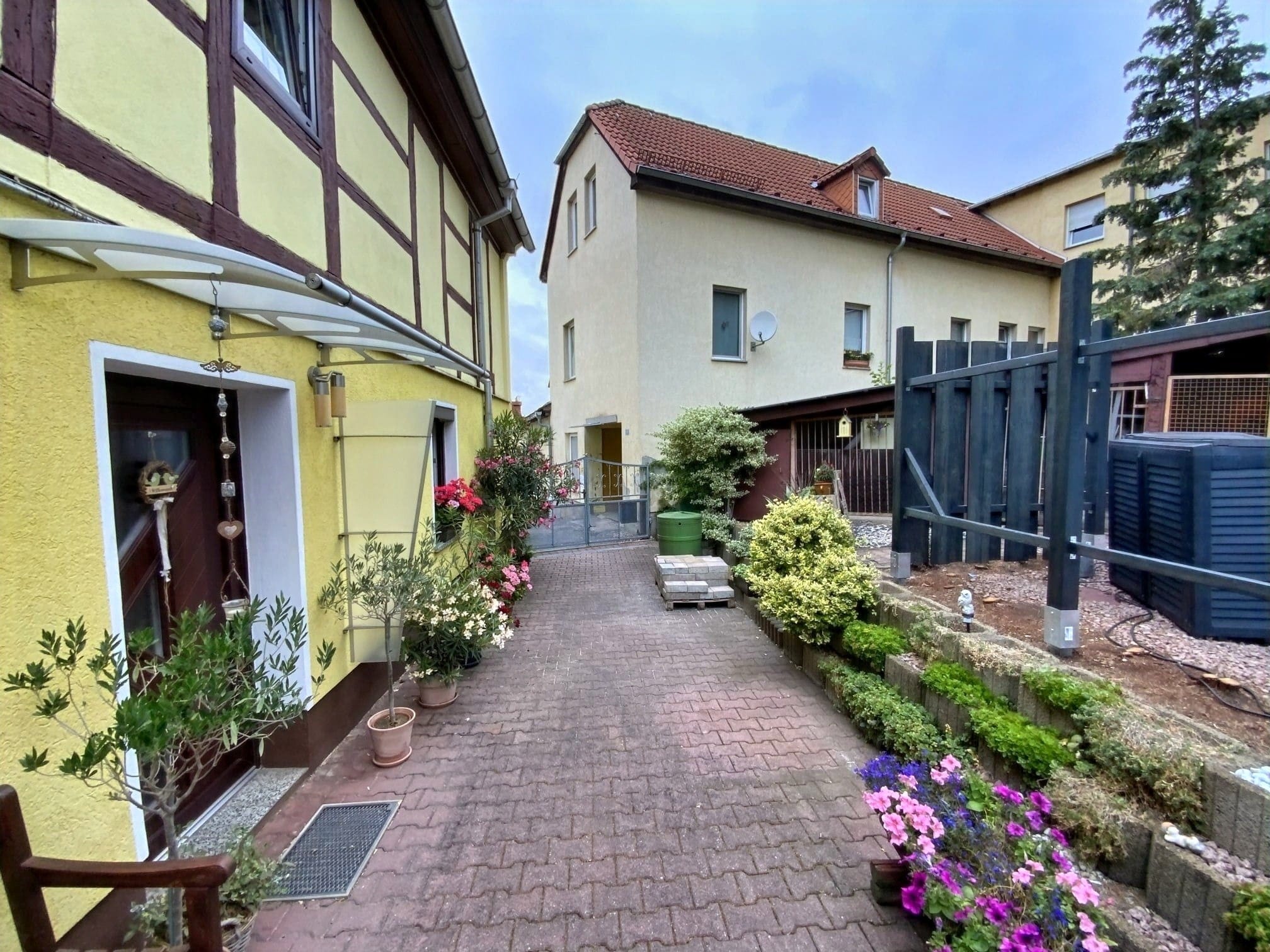 Immobilie in Schmölln - Alles unter Dach und Fach - Bild 2