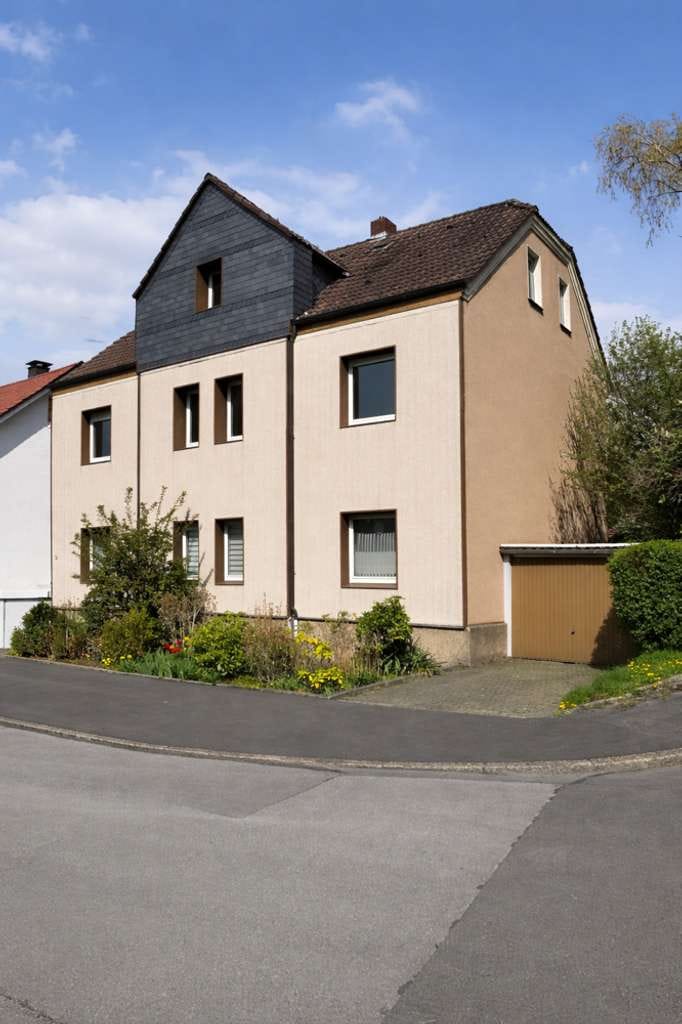 Immobilie in Dortmund - Freistehendes Zweifamilienhaus in Kirchhörde-Selbst einziehen oder vermieten - Bild 2