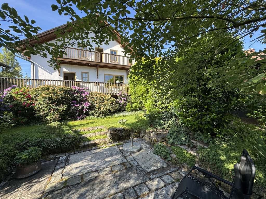 Immobilie in Offenberg - Zentrales Einfamilienhaus mit viel Platz und Gartenparadies - Bild 0