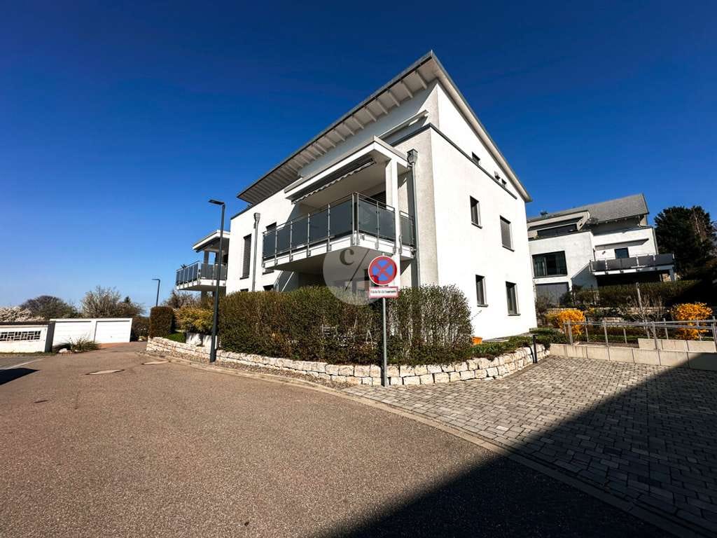Immobilie in Ehrenkirchen - Sofort Verfügbar: Neuwertige & helle 3-Zimmerwohnung in ruhiger Lage in Kirchhofen - Bild 1
