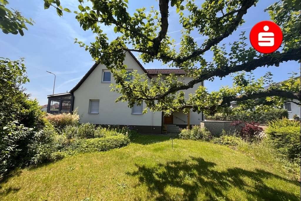Immobilie in Altdorf bei Nürnberg - Freistehendes EFH in Altdorf mit Charme - Bild 0