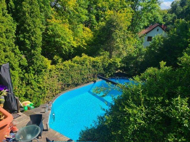 Immobilie in Kranichfeld - Freistehendes Einfamilienhaus mit Pool und Sauna auf großzügigen Grundstück zu verkaufen - Bild 2