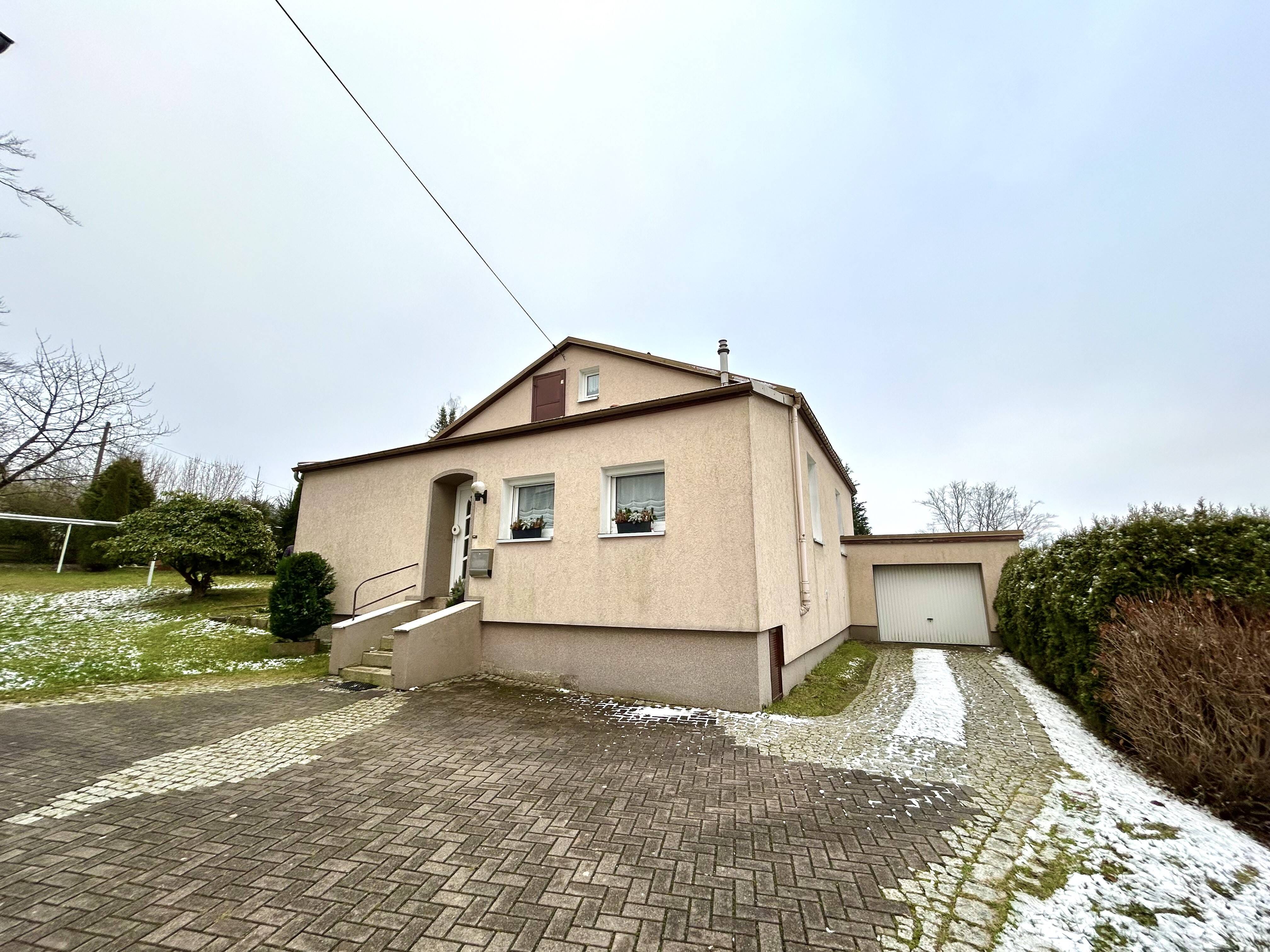 Immobilie in Ellefeld - Attraktives Renditeobjekt: Ansprechender Bungalow + Zweifamilienhaus in Ellefeld - Bild 1