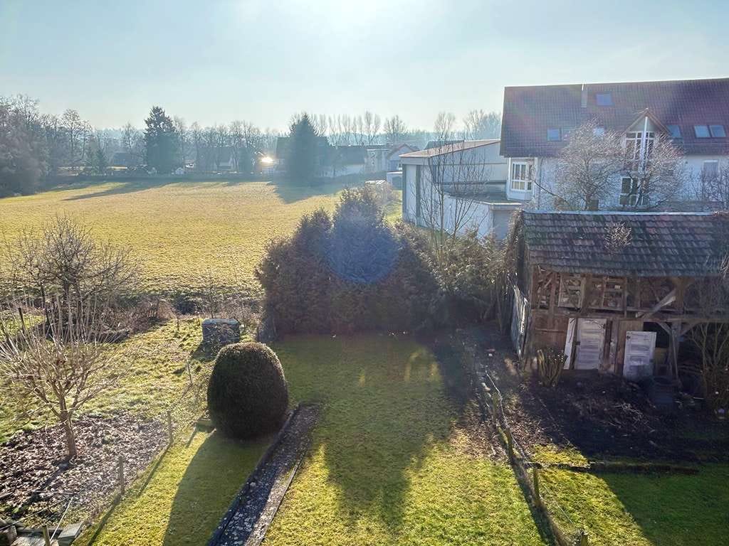Immobilie in Ehningen - Ehningen - Idyllisch Wohnen an der Würm: "Charmantes 2-Familien-Architektenhaus mit ELW" - Bild 3